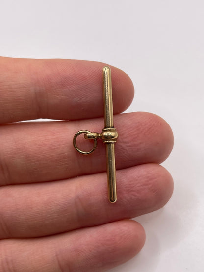9ct gold t bar pendant