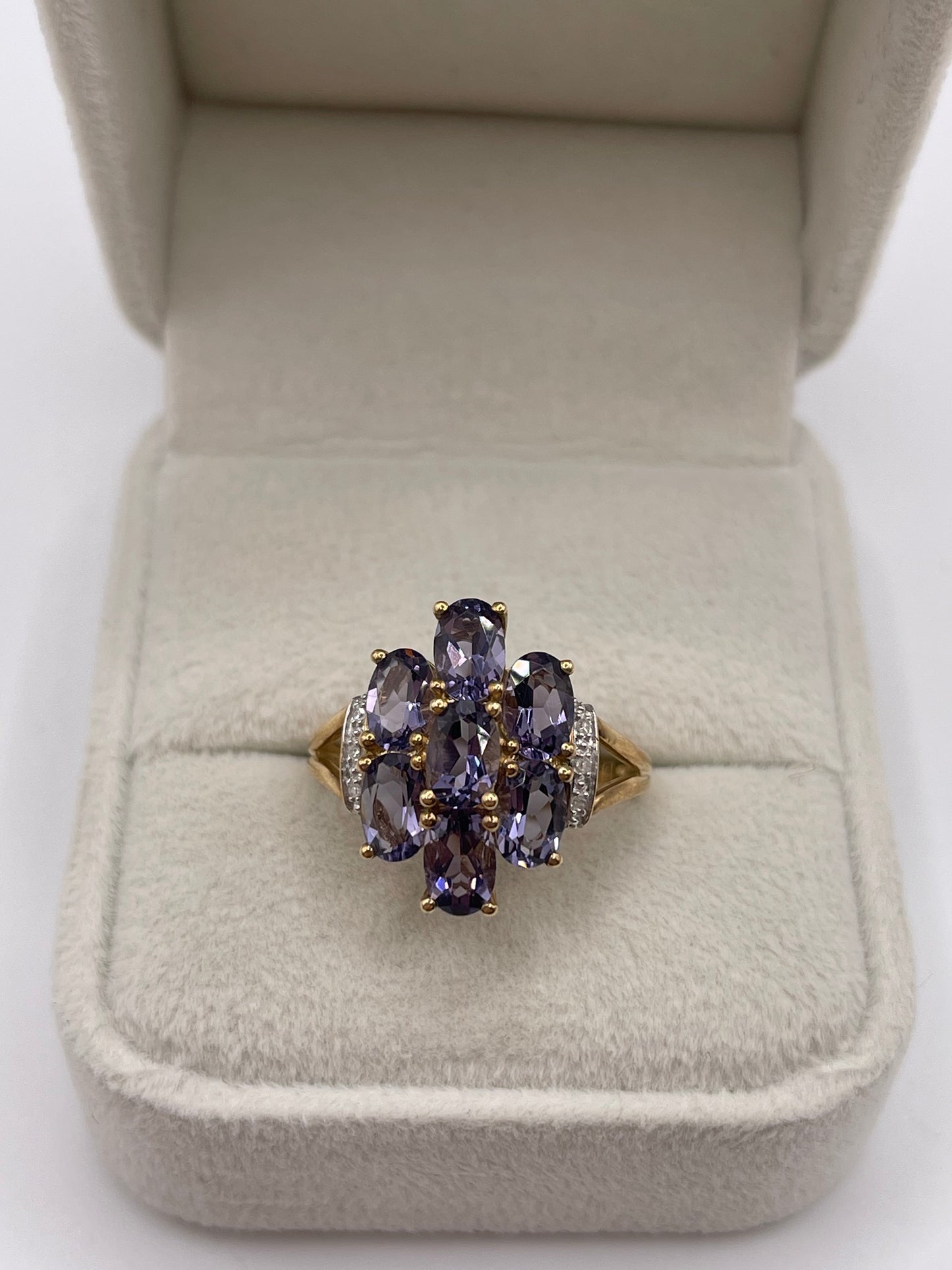 9ct gold blueberry quartz and diamond ring