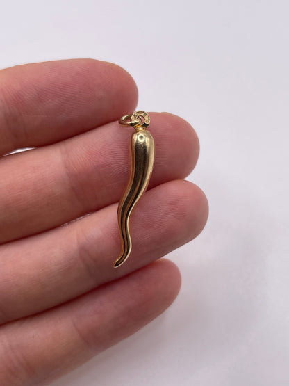 9ct gold horn of plenty pendant