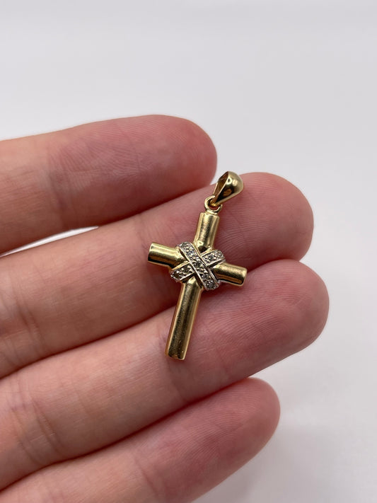 9ct gold diamond cross pendant