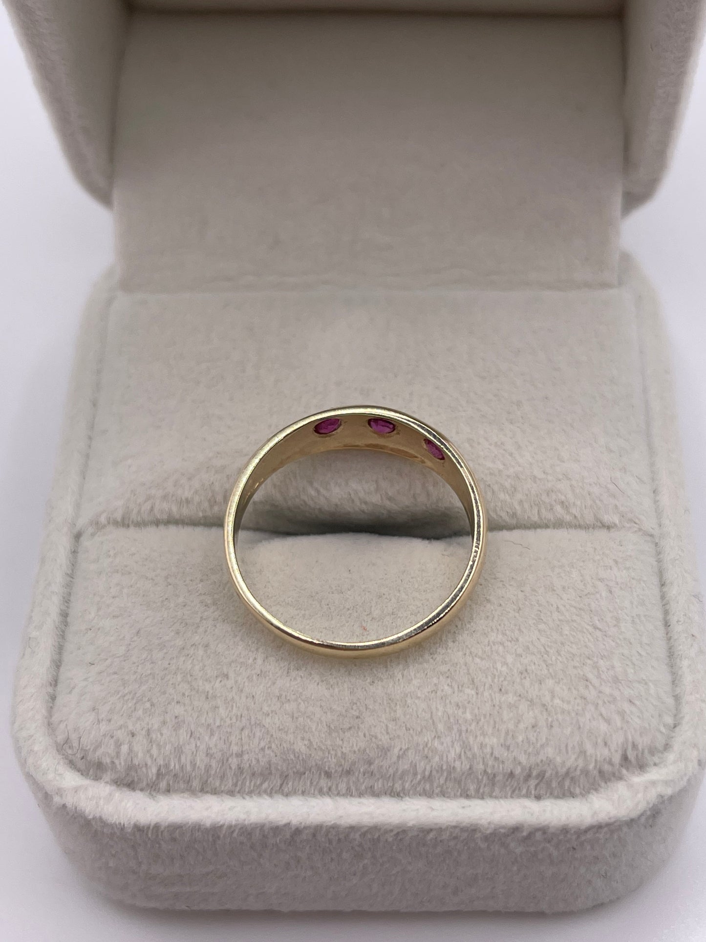 9ct gold ruby gypsy ring