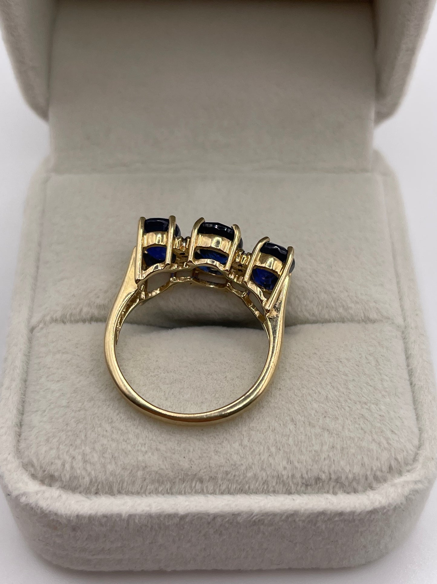 9ct gold kyanite and diamond ring