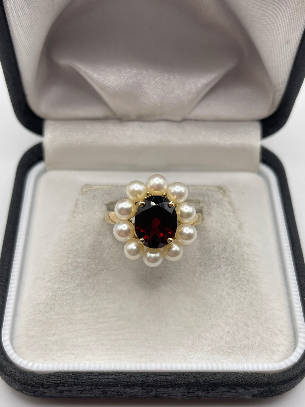 9ct gold garnet and pearl ring