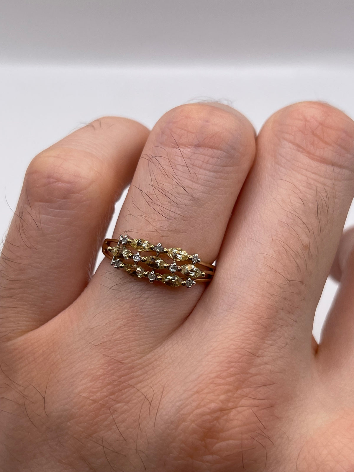 9ct gold sapphire and diamond ring