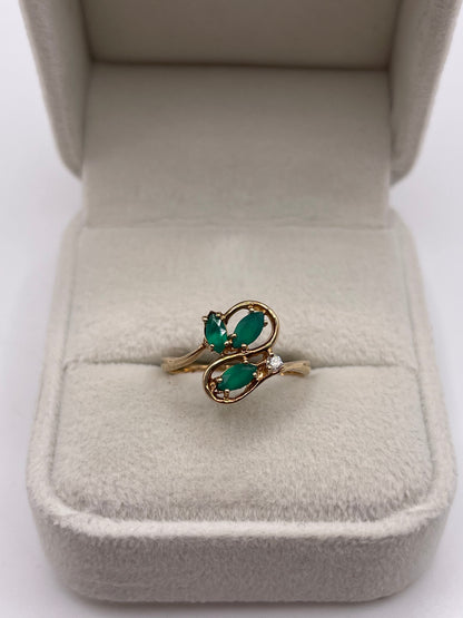 9ct gold green agate and cz ring