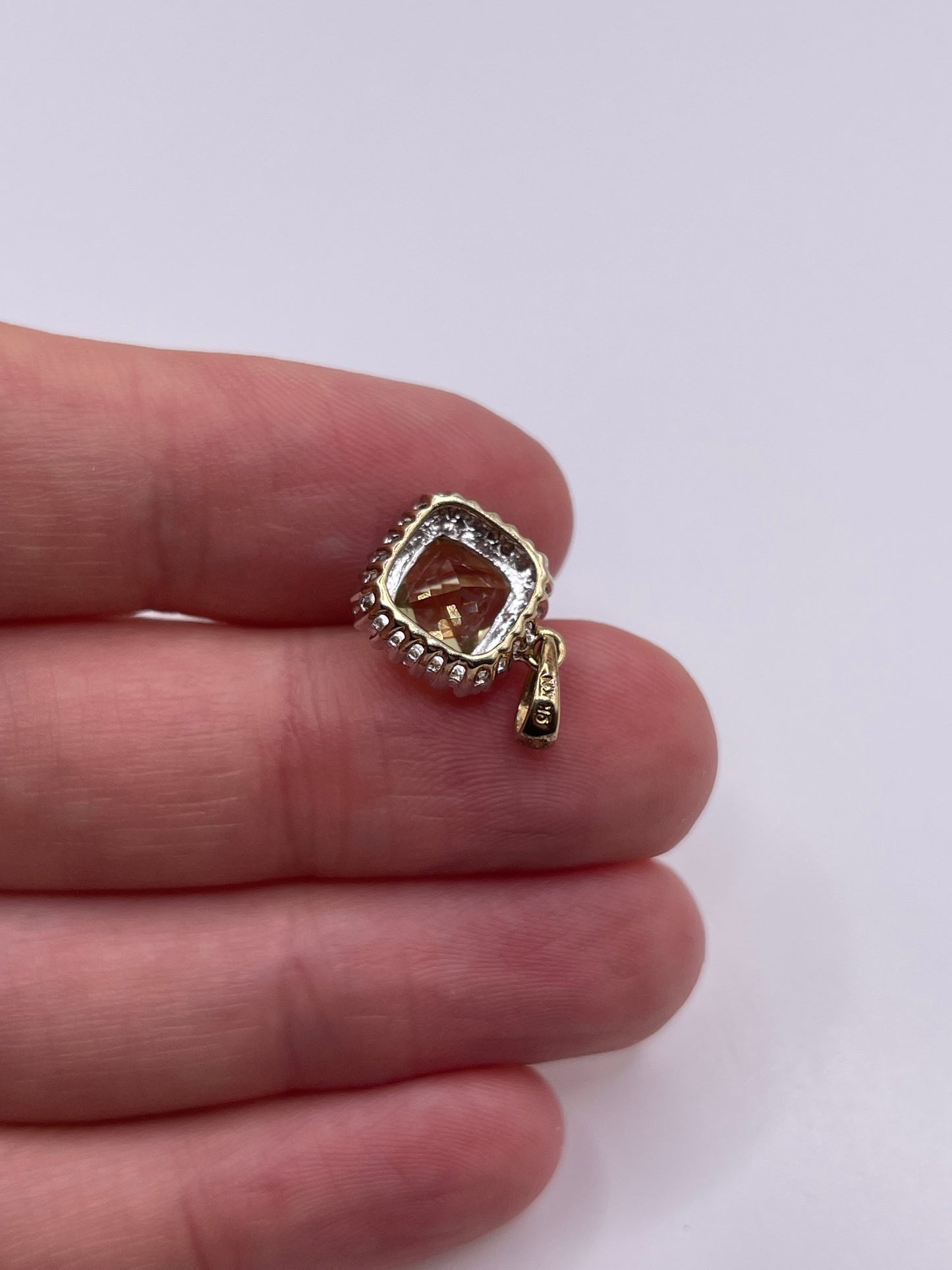 9ct gold quartz and diamond oendant