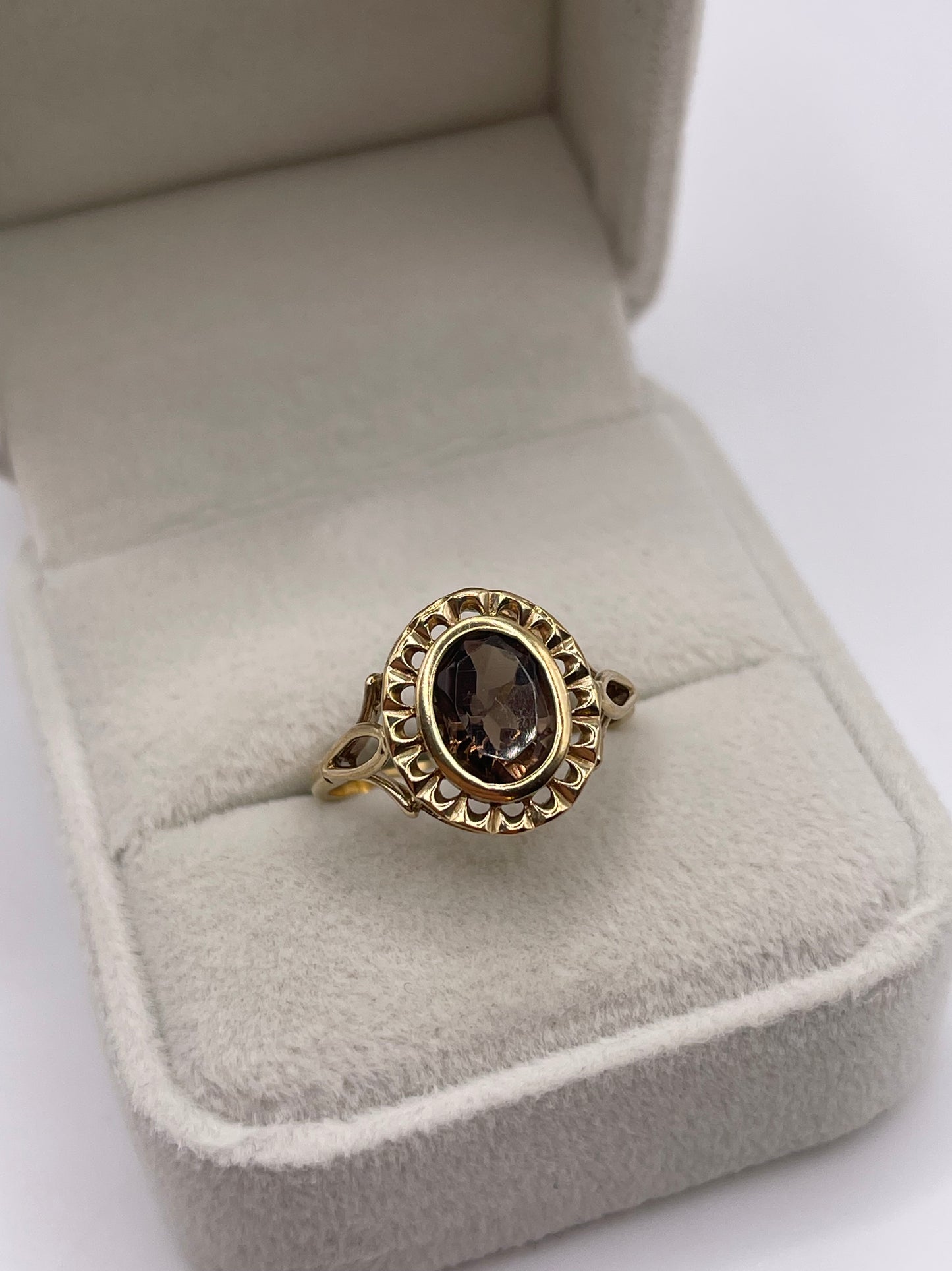 9ct gold Smokey quartz ring