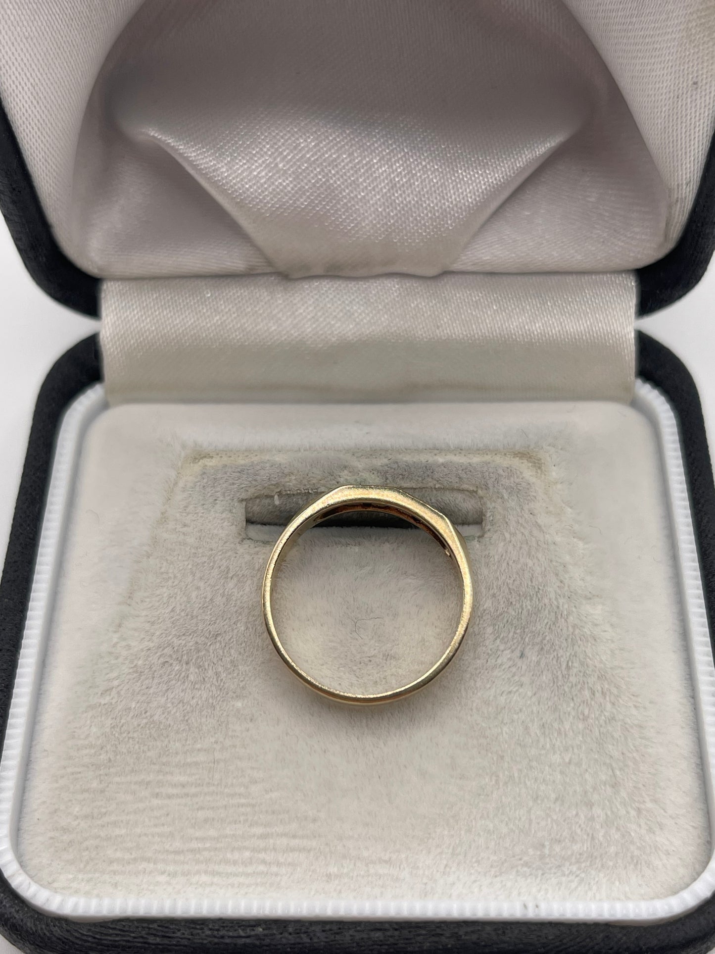 9ct gold sapphire and diamond ring