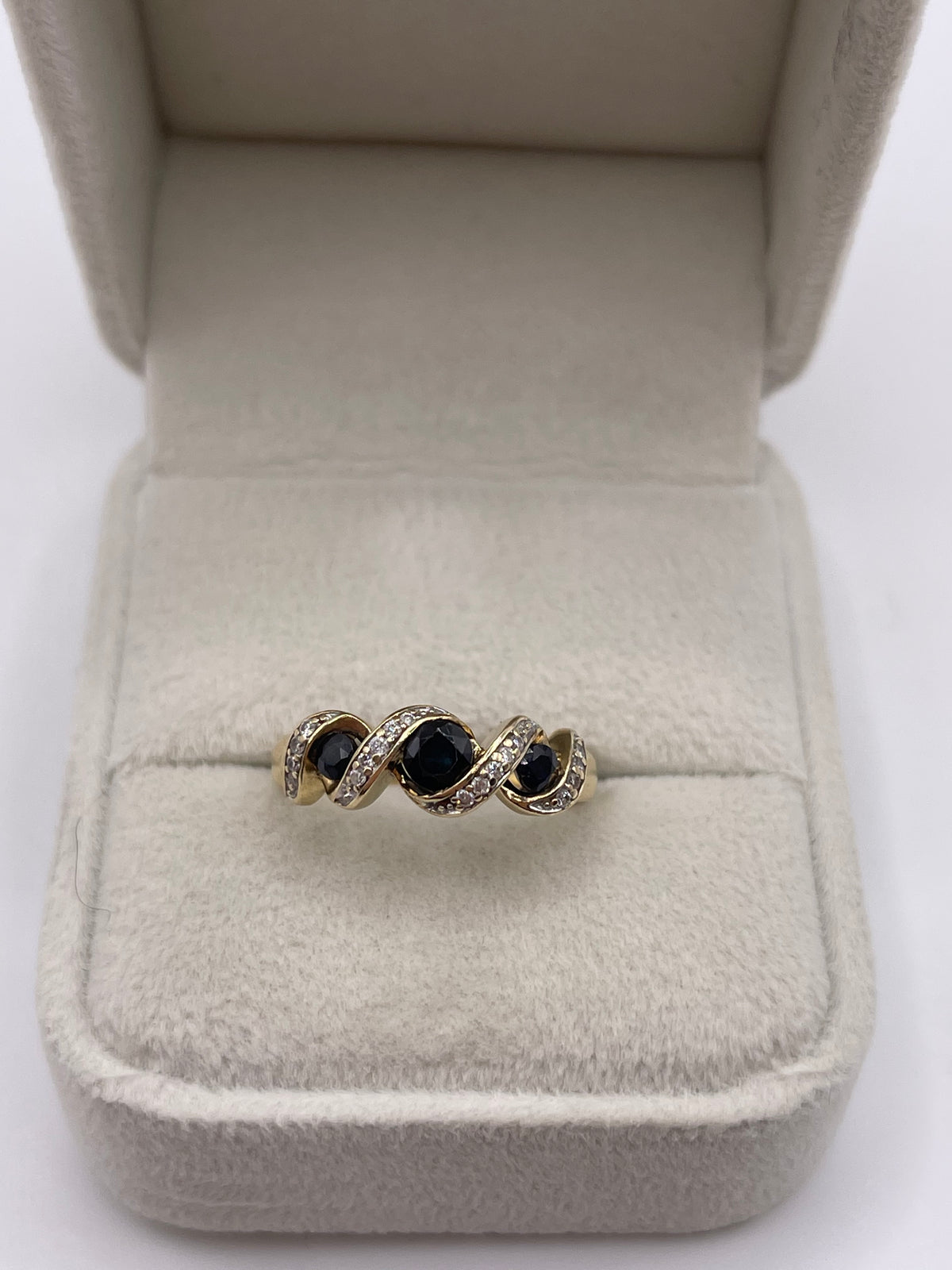9ct gold sapphire and diamond ring
