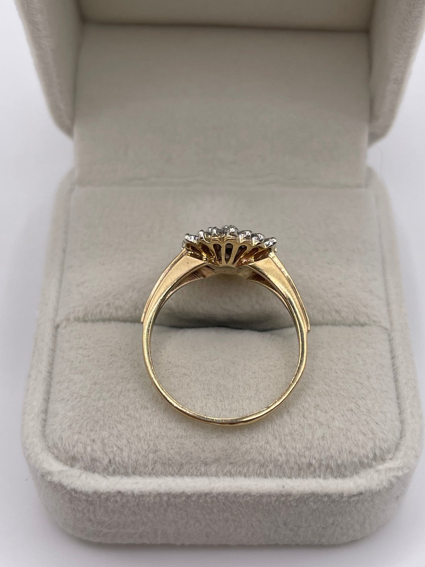 9ct gold diamond cluster ring