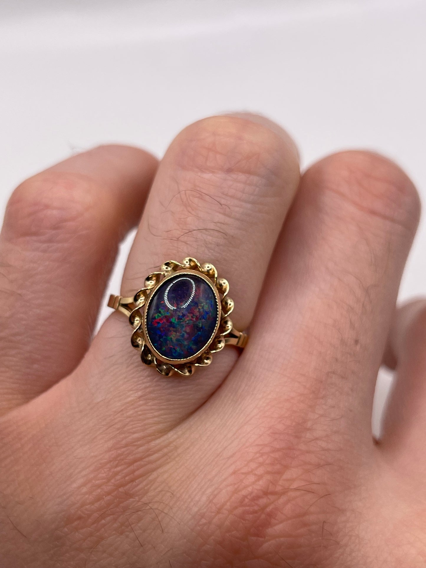 9ct gold opal triplet ring