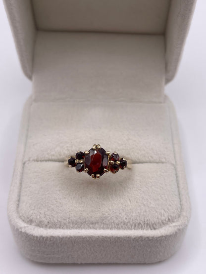 9ct gold garnet cluster ring