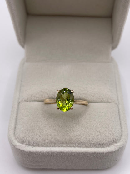 9ct gold peridot ring