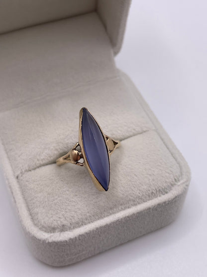 9ct gold chalcedony ring