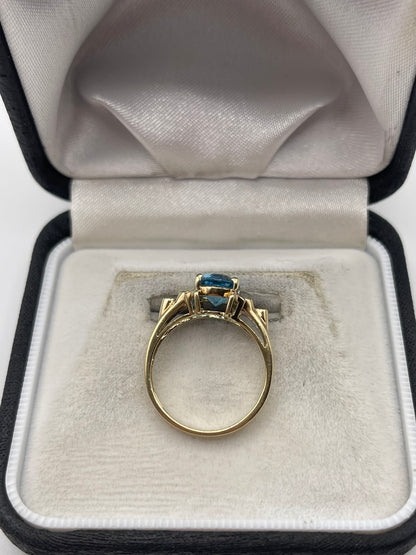 9ct gold topaz and diamond ring