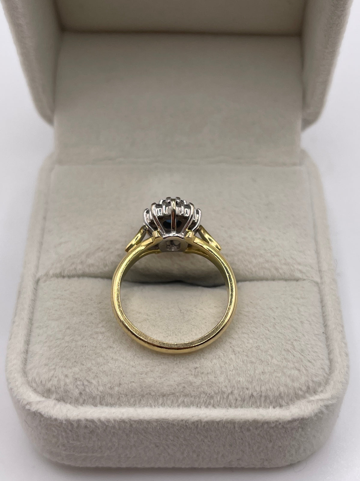 18ct gold sapphire and diamond ring
