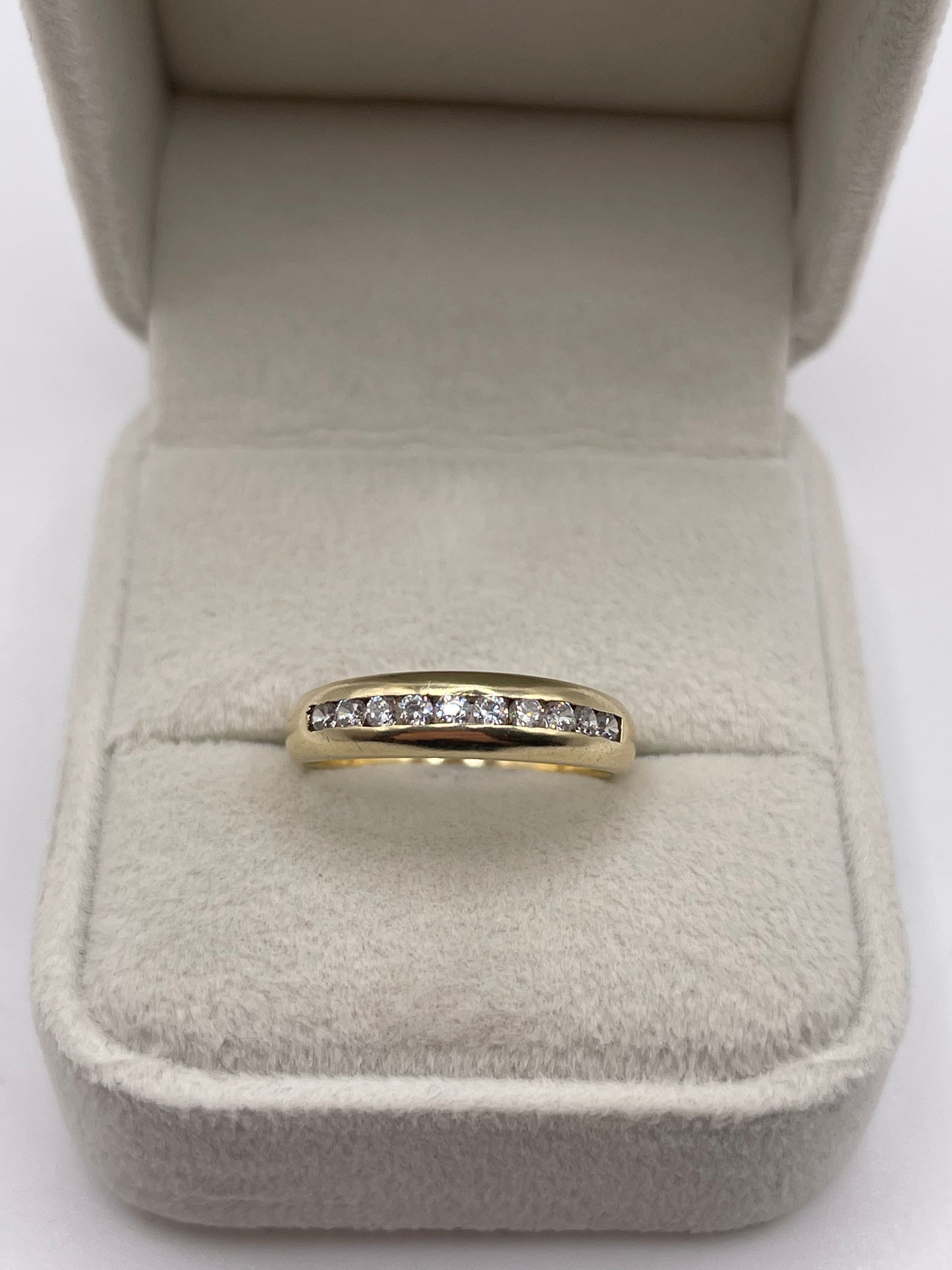 9ct gold cz ring