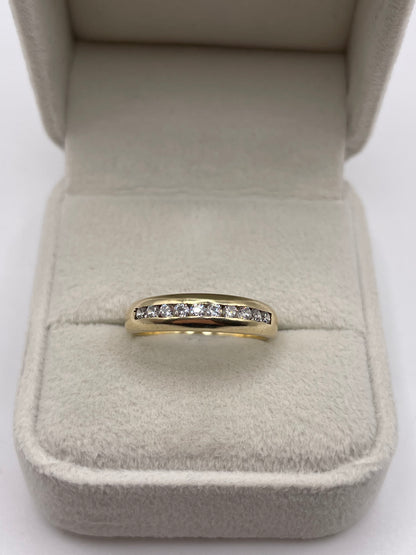 9ct gold cz ring