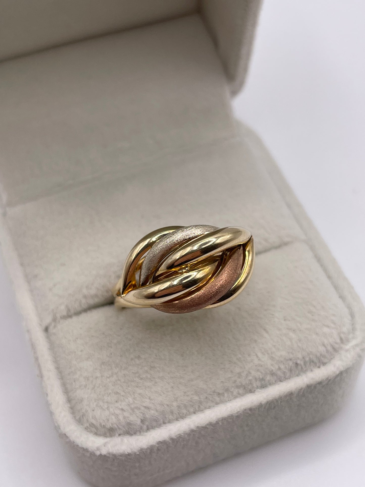 9ct tri gold ring