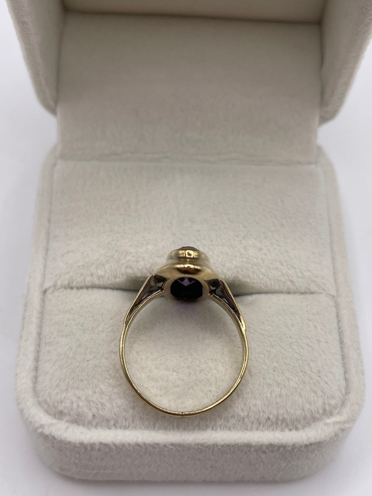 8ct gold synthetic spinel ring