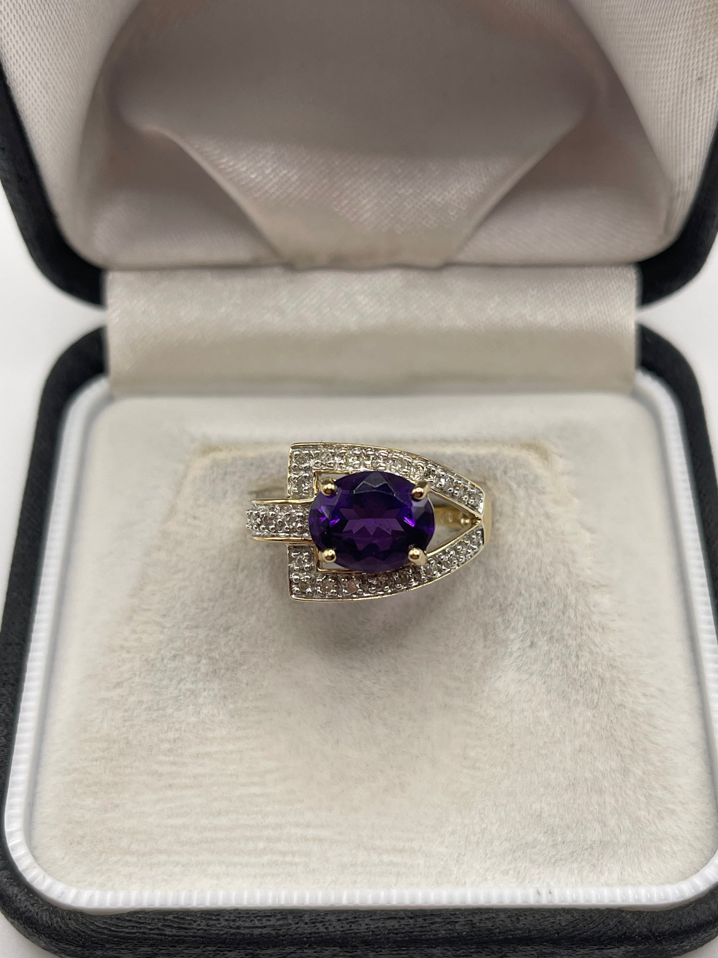 9ct gold amethyst and diamond ring