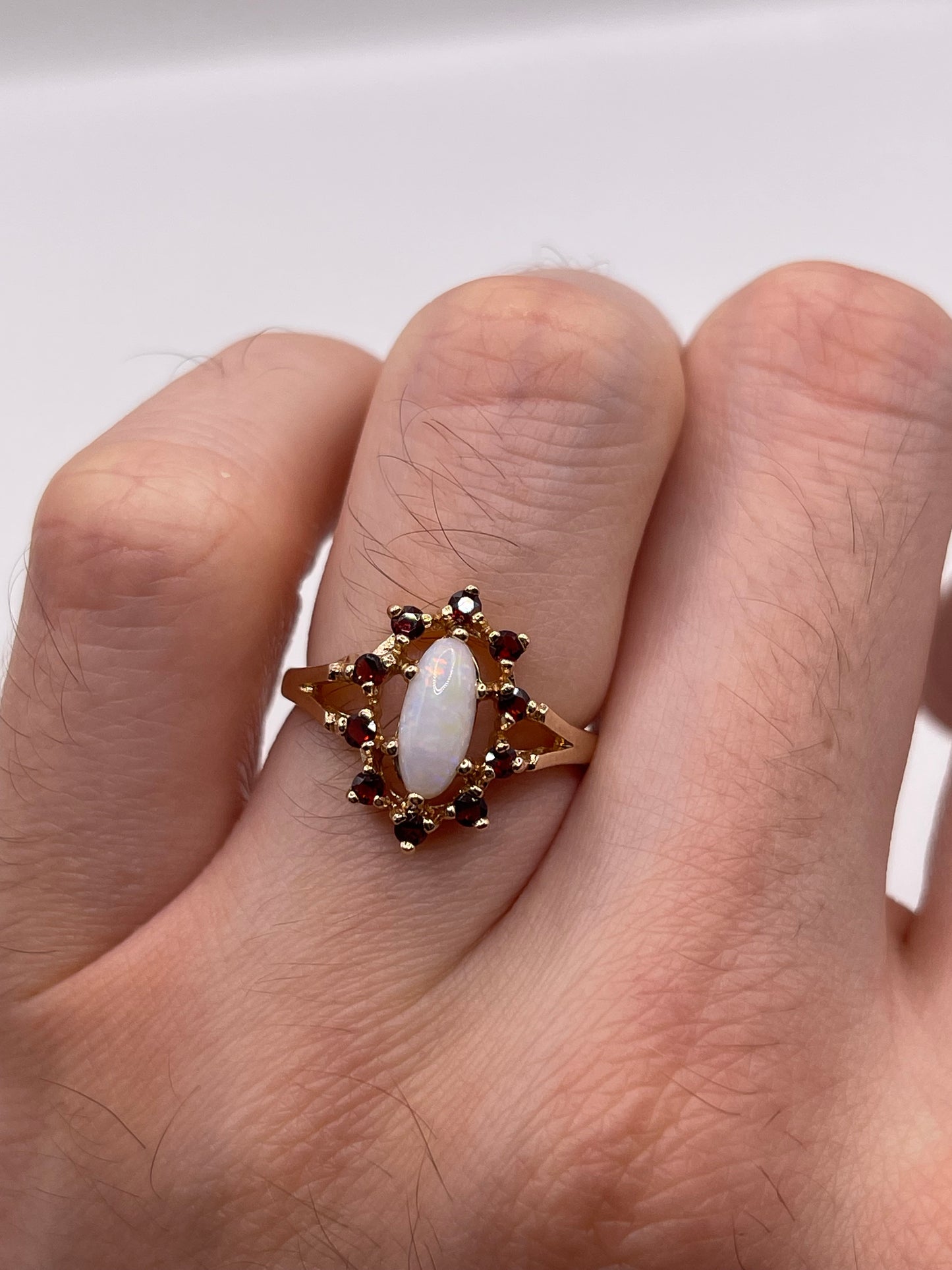 9ct gold opal and garnet ring