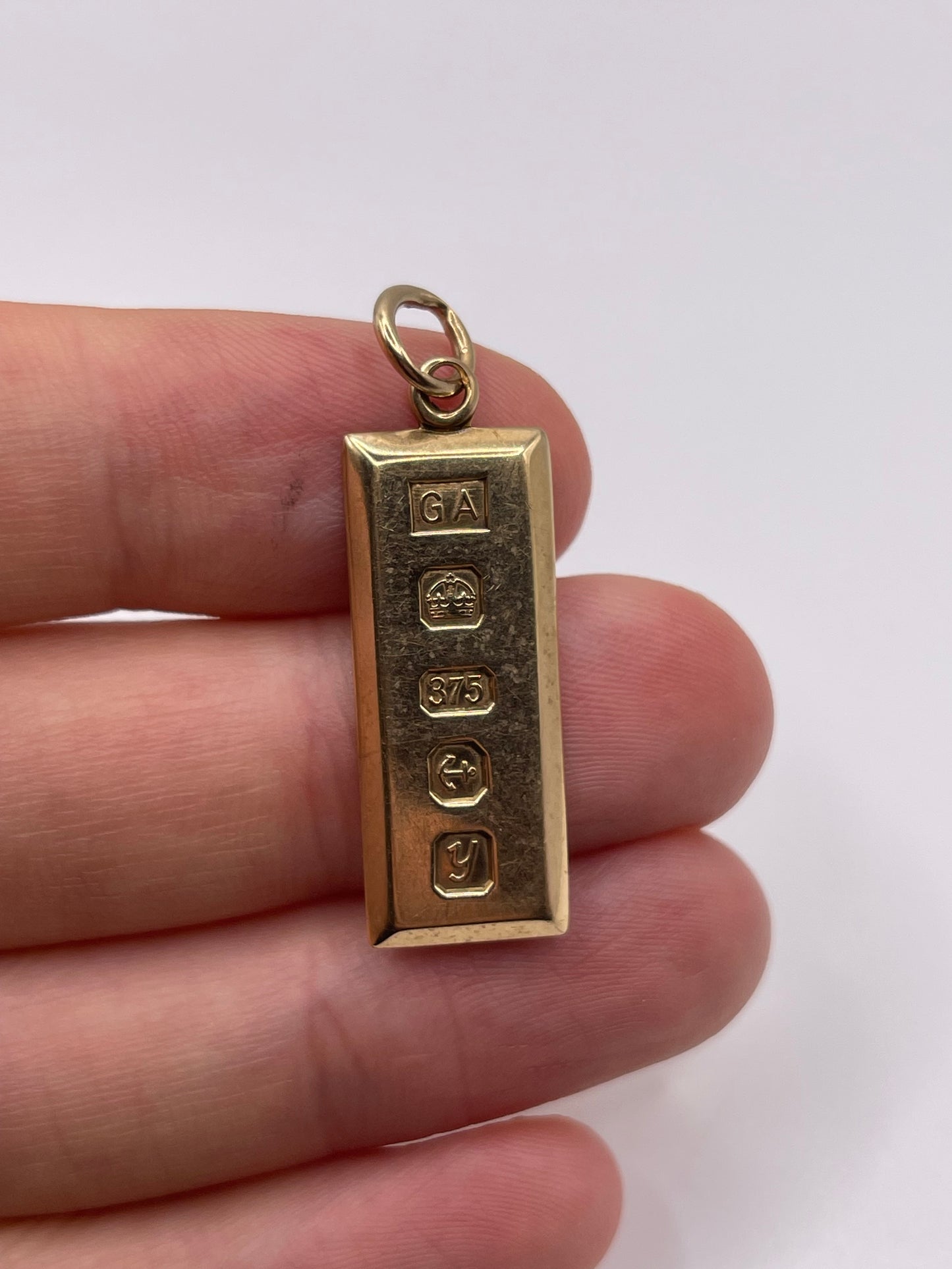 9ct gold ingot pendant