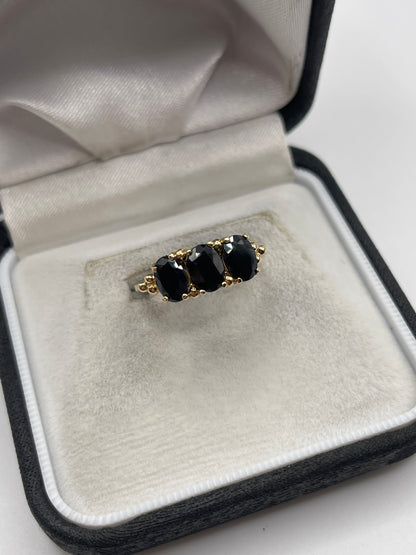 9ct gold sapphire ring