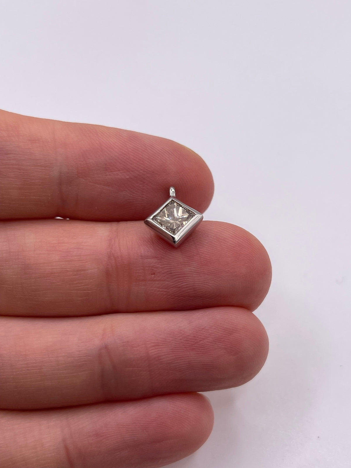 Platinum 1ct diamond pendant
