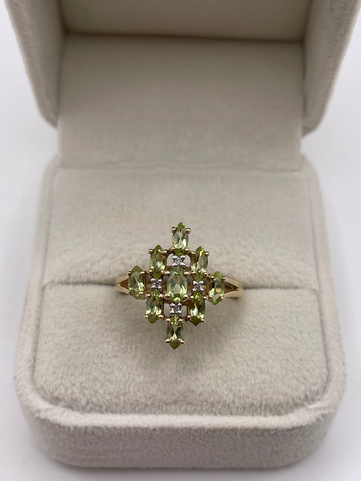9ct gold peridot and diamond ring