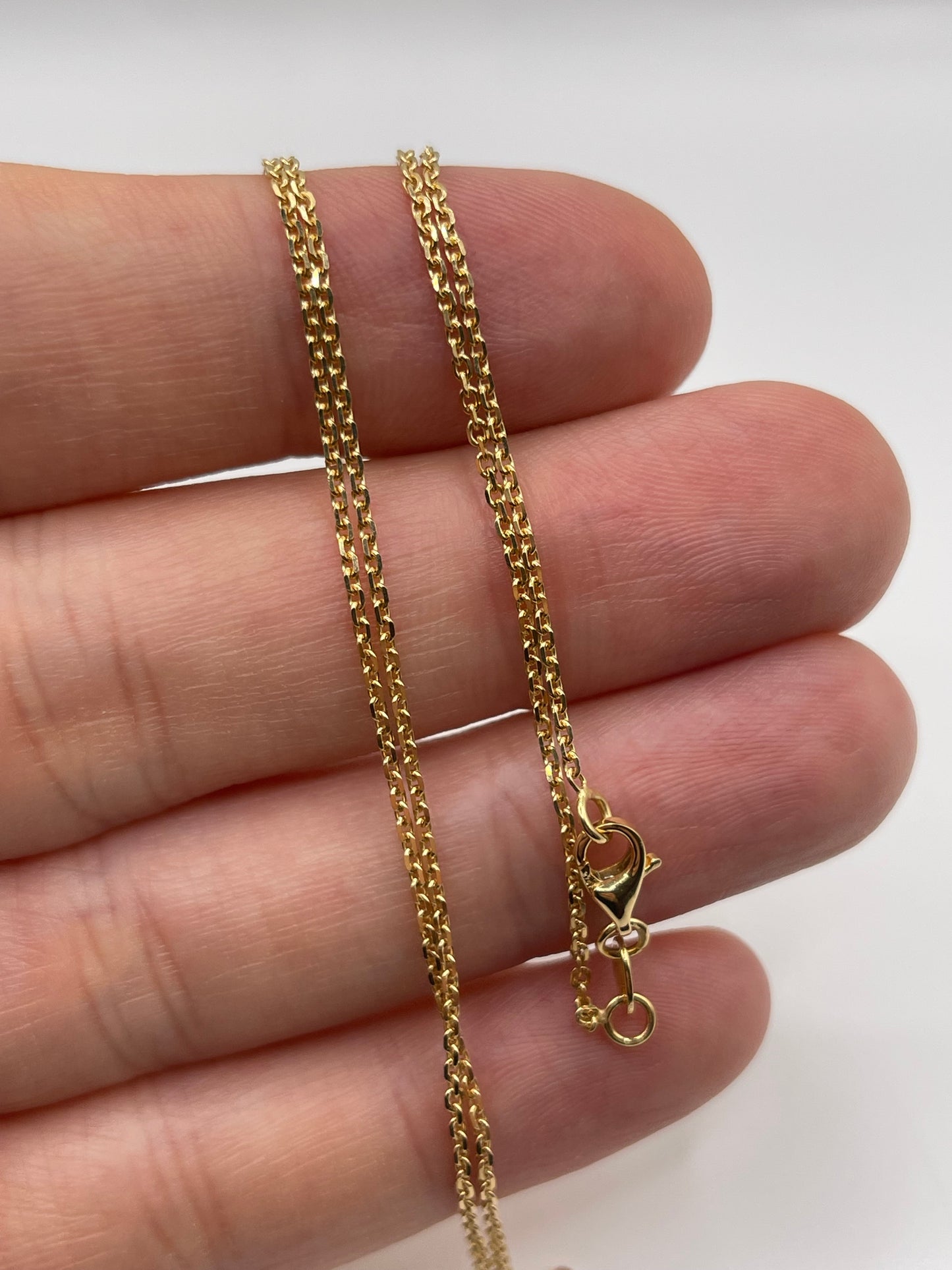9ct gold chain J
