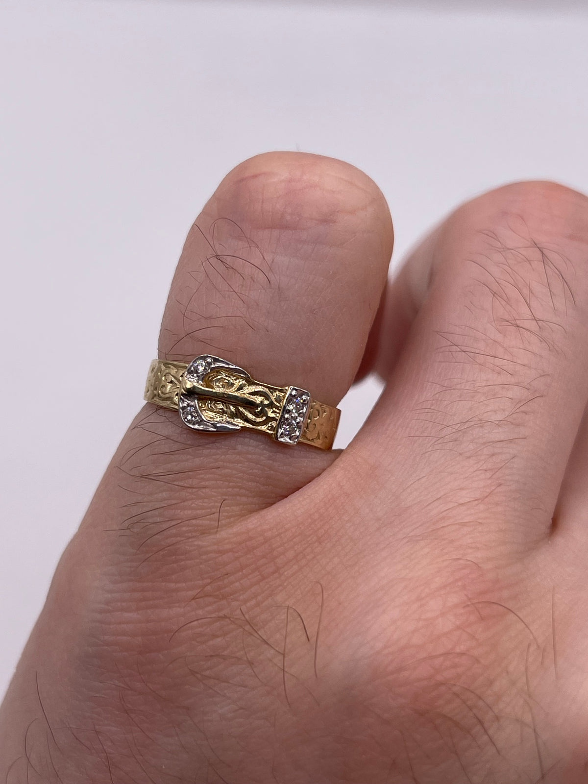 9ct gold cz buckle ring
