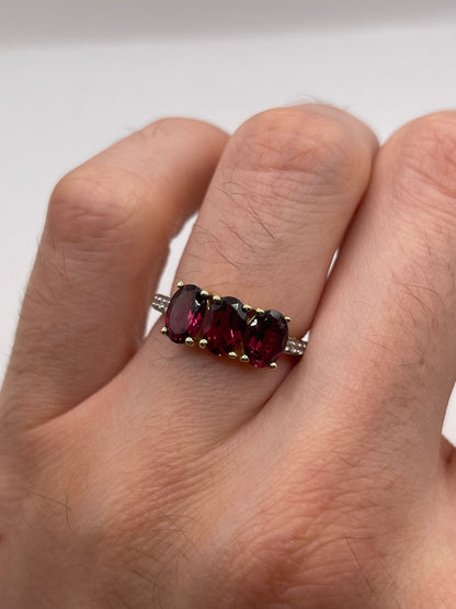 9ct gold garnet and zircon ring