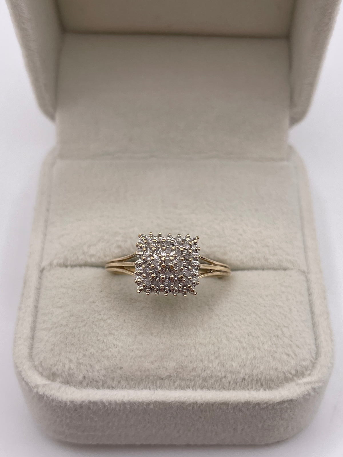 9ct gold diamond cluster ring