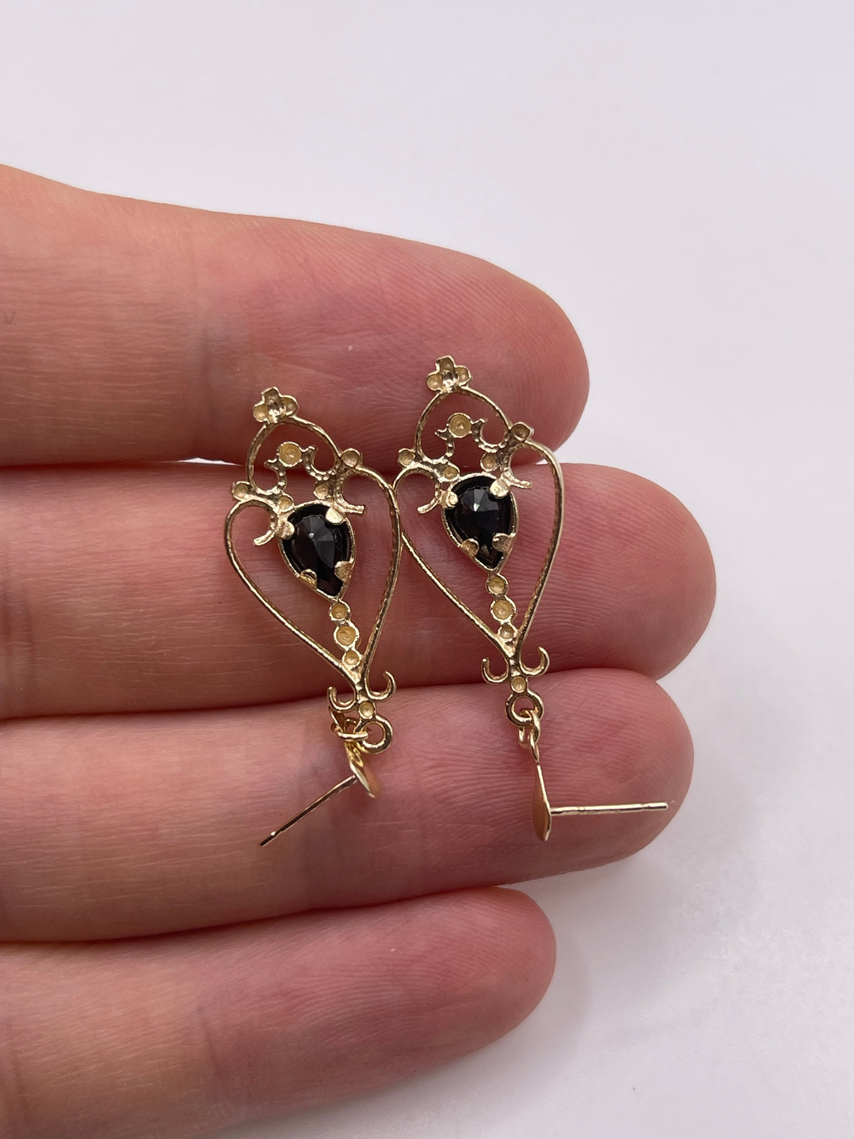 9ct gold sapphire earrings