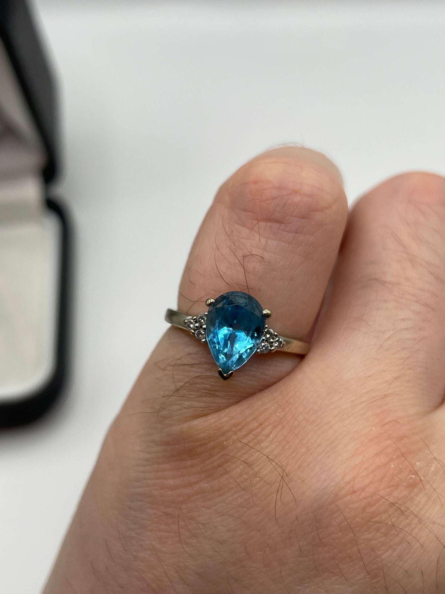 9ct white gold topaz and diamond ring