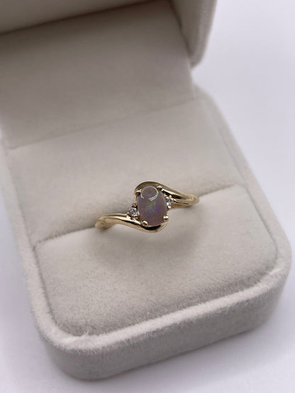 9ct gold opal and zircon ring