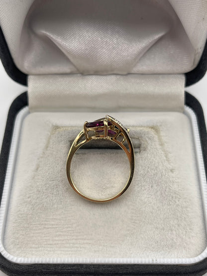 9ct gold garnet and diamond ring