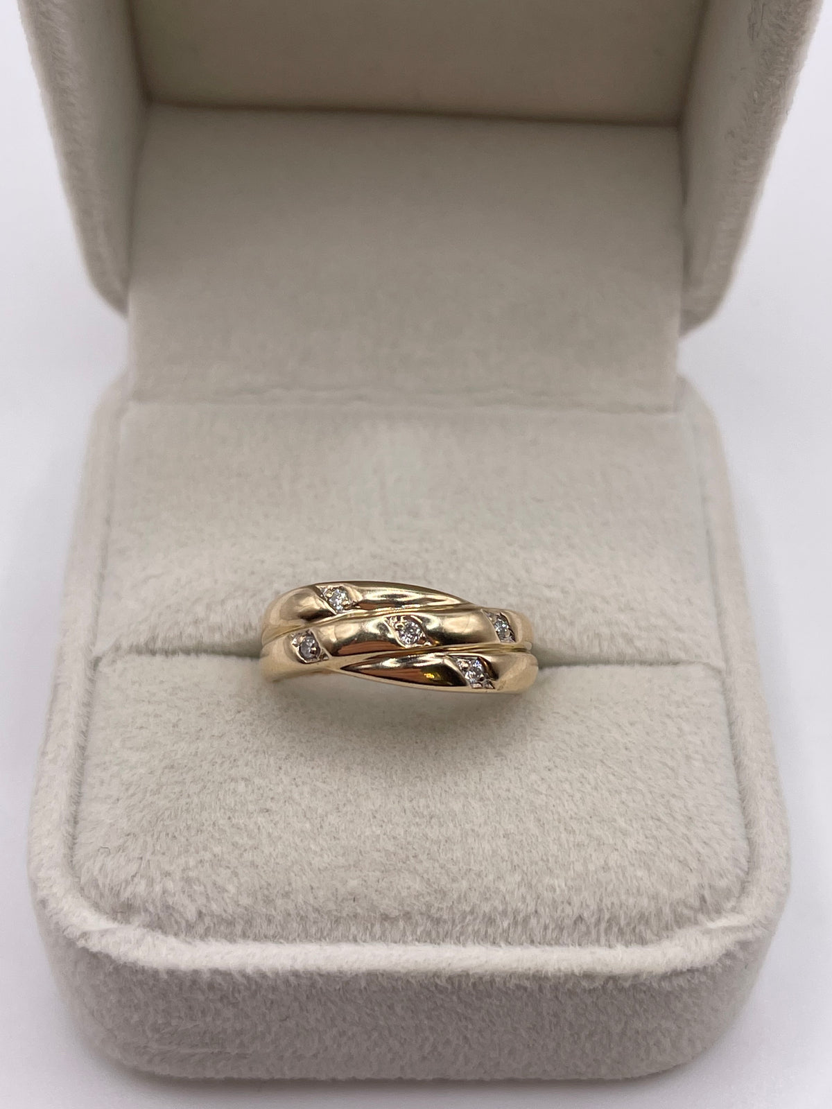9ct gold diamond ring