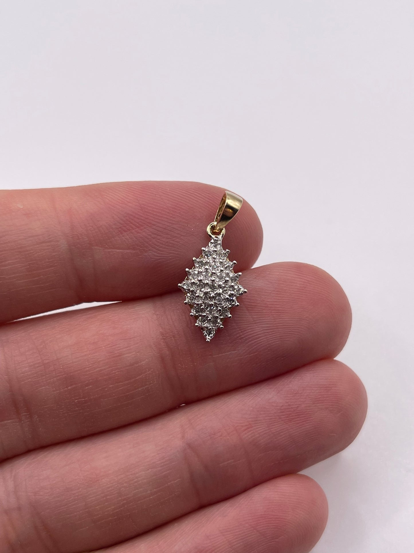 9ct gold diamond cluster pendant