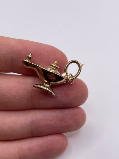 9ct gold genie lamp charm