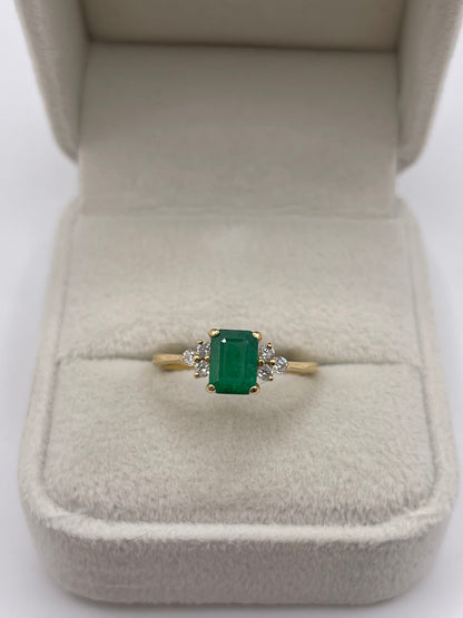 18ct gold emerald and diamond ring