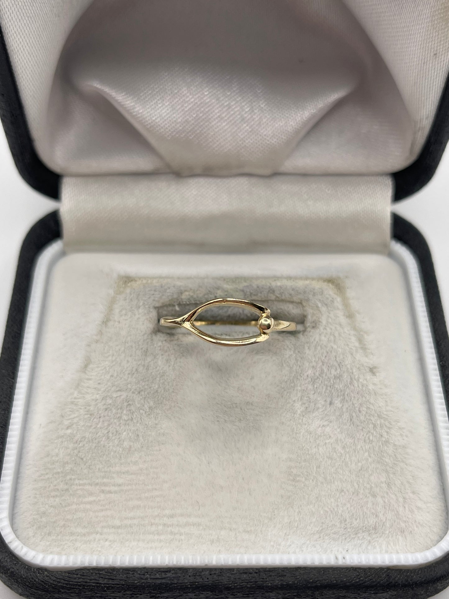 9ct gold wishbone ring