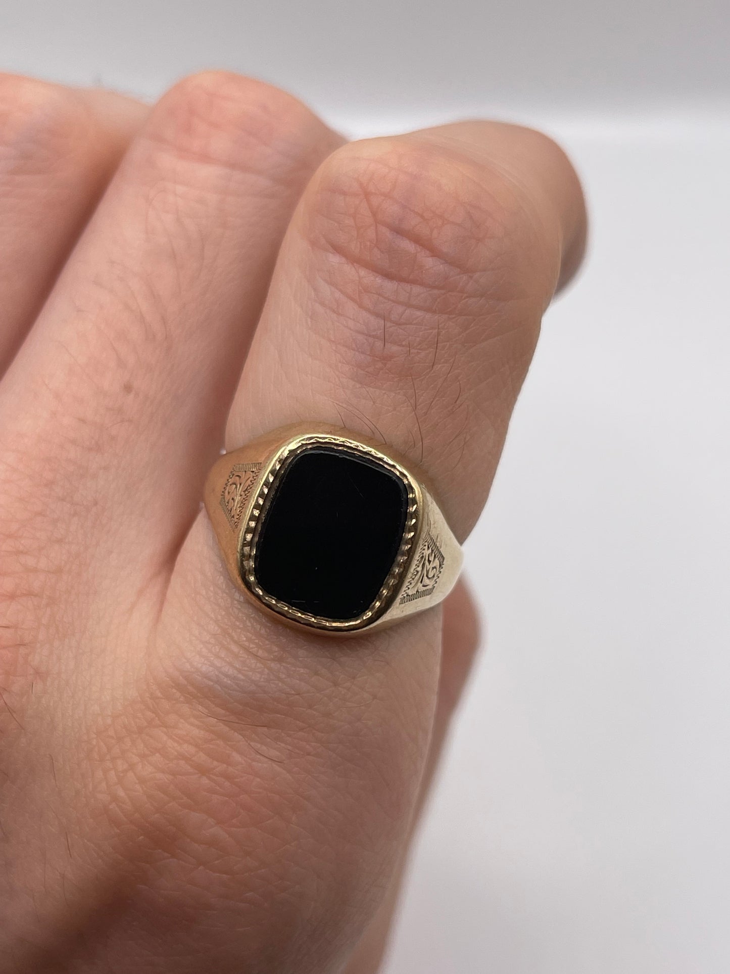 9ct gold onyx signet ring
