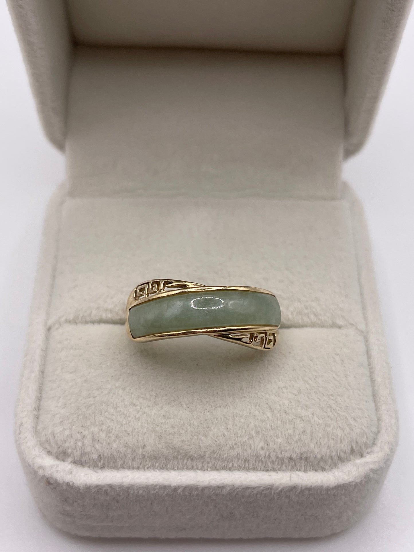 9ct gold jade ring