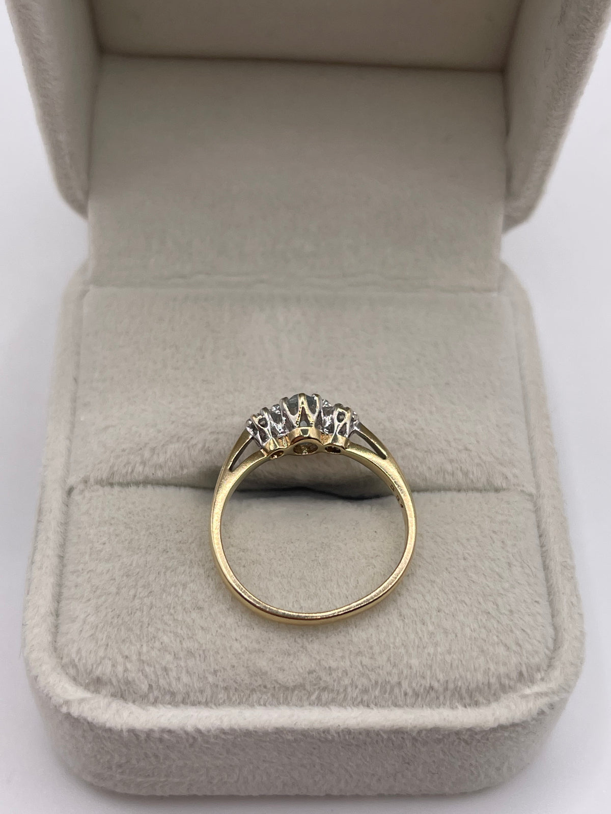 9ct gold aquamarine and diamond ring