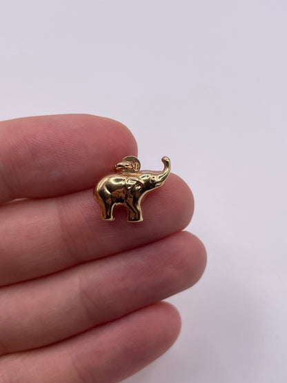 9ct gold elephant charm