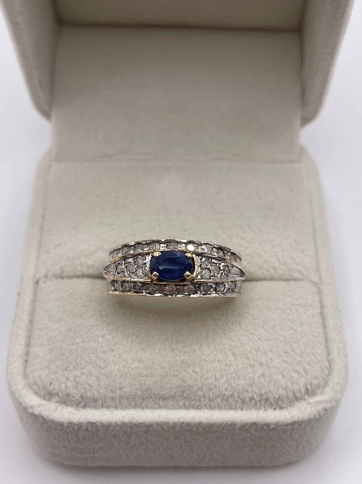 9ct gold sapphire and diamond ring