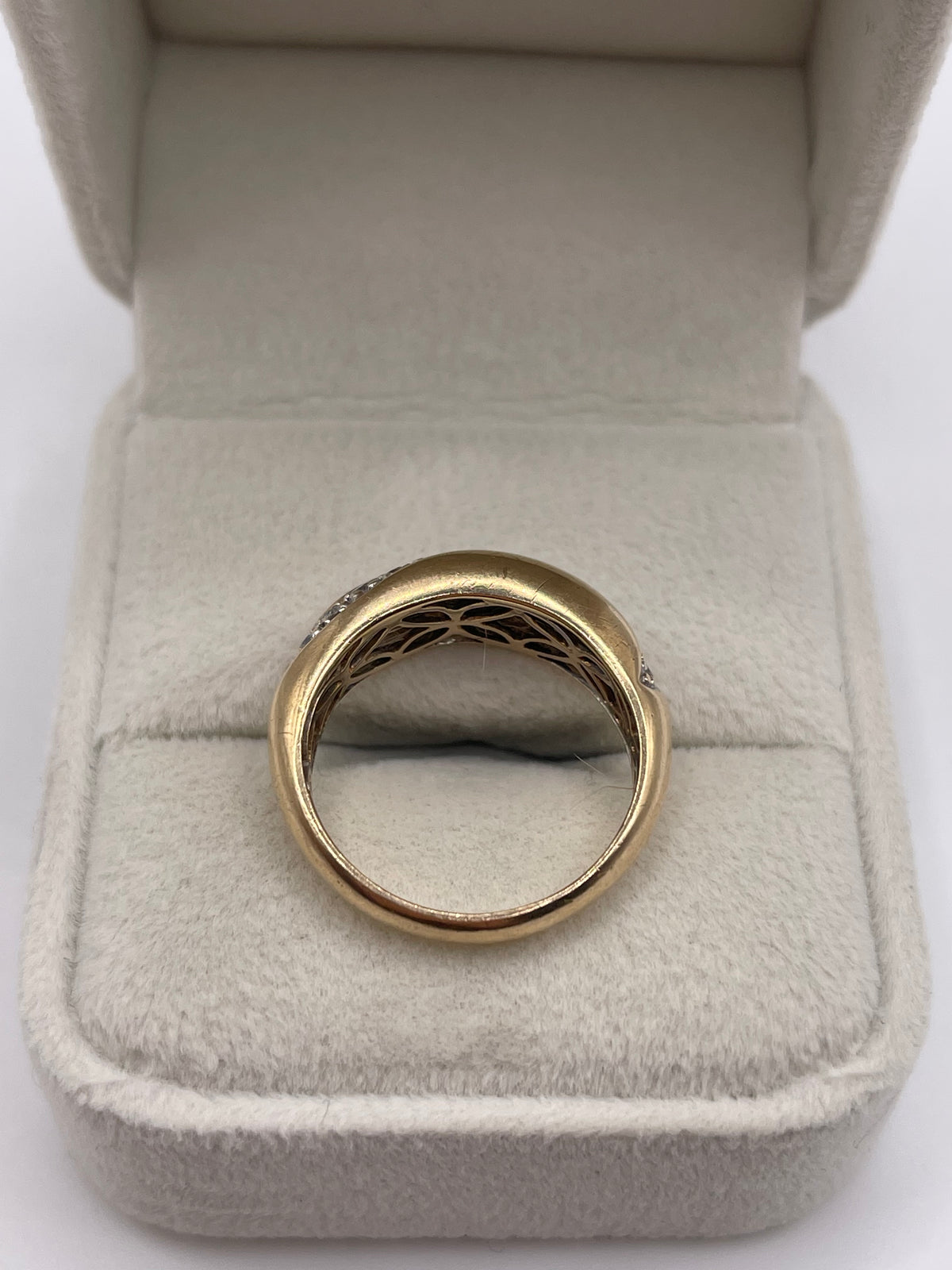 9ct gold diamond ring