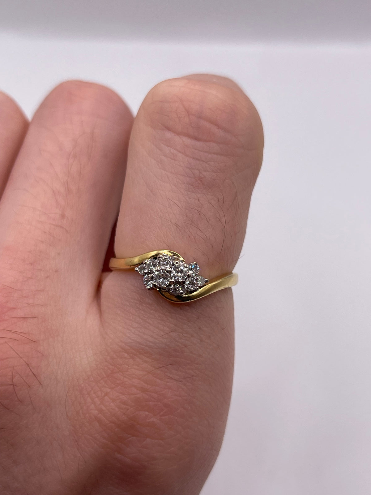 18ct gold diamond cluster ring